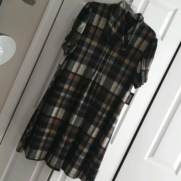 Dresses & Skirts - Plaid Shift Dress